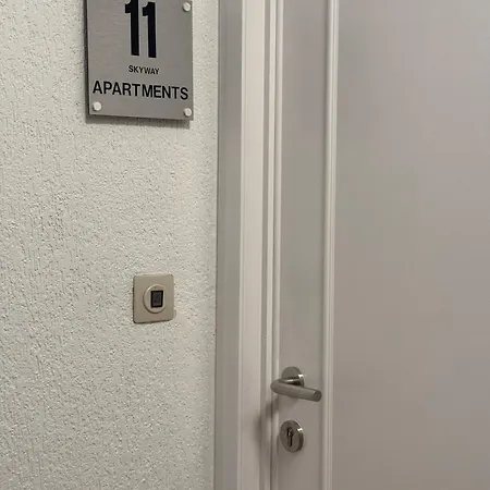 Skyway Airport Apartment